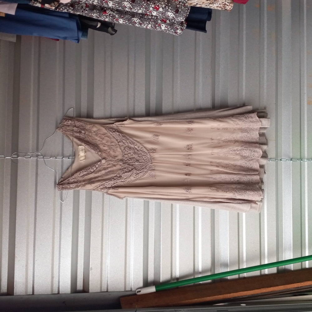 Woman's sleeveless dress